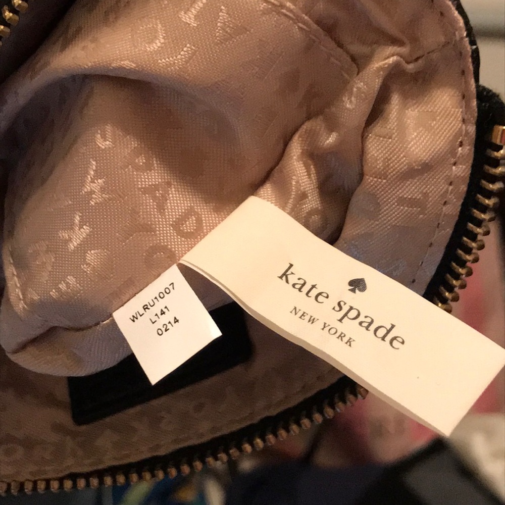 Kate spade wristlet - Picture 4 of 4